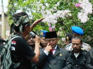 Demo Gempur
